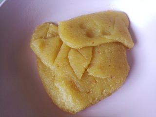 9、冰皮月饼,9.炒至水分变干，就盛起来放凉