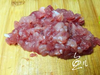 4、冬至美食 打卤面（香菇肉末卤）,里脊肉切丁