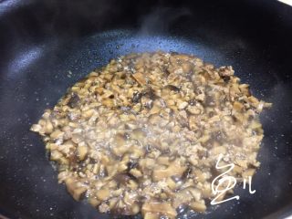 13、冬至美食 打卤面（香菇肉末卤）,煮至汤汁浓稠