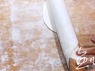 16、冬至美食 打卤面（香菇肉末卤）,面团擀成面皮