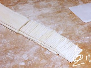 18、冬至美食 打卤面（香菇肉末卤）,切成面条（粗细看个人喜欢）