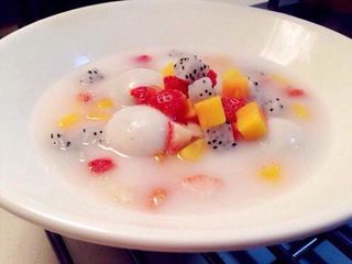 7、椰汁水果汤圆,装盘就ok啦！