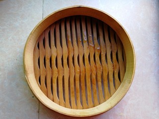 6、荷叶糯米排骨饭,准备蒸笼