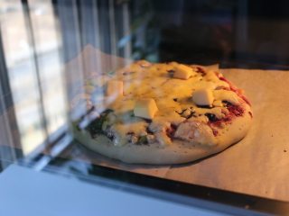 14、蓝莓酱薄底披萨|在家自己做胜过必胜客,烤制中ing~~~