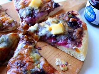 21、蓝莓酱薄底披萨|在家自己做胜过必胜客,亲爱的们,这道薄底蓝莓披萨、您学会了吗~