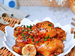 14、蜜汁鸡腿,诱人带有柠檬香的鸡腿儿。