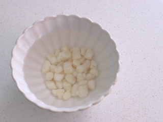 1、瑶柱鸡蛋羹,瑶柱提前泡2-3小时