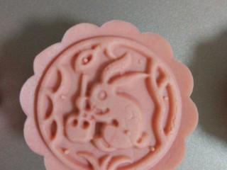 8、桃山月饼+ukoeo6002,半个蛋黄比较好包,不容易破相