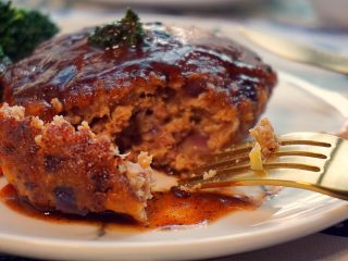 24、#食二星座#日式汉堡香酥肉饼（附红酒酱汁的做法）,切块