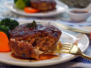 28、#食二星座#日式汉堡香酥肉饼（附红酒酱汁的做法）,美味