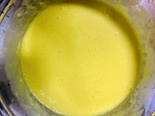 9、青花瓷奶黄冰皮月饼,多搅拌