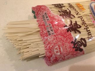 11、泰式酸辣虾汤面,白面条来了