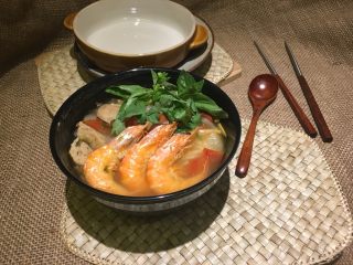 19、泰式酸辣虾汤面,开动！