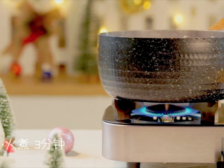 10、热红酒,小火煮大概3分钟