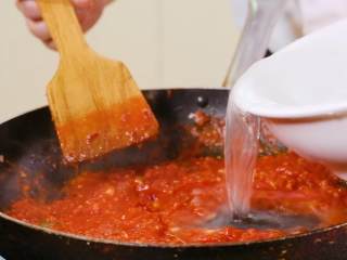 9、茄汁意面,糊化后加入水