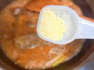 16、柠檬草椰汁轻烧带鱼,鸡精4 g