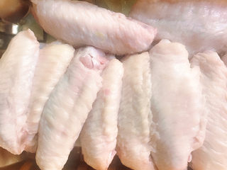 2、蒜香鸡翅,冲洗干净