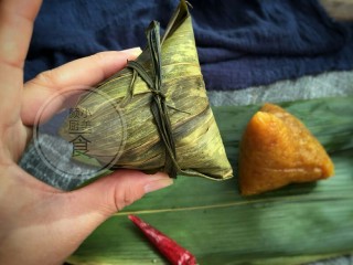 11、咸蛋肉粽子,腌制瘦肉一定要咸的，这样包出来才有味道好吃