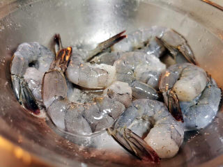 7、玉米炒虾仁,静置15分钟