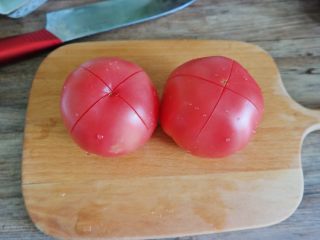 13、#食二星座#红酒烩牛肉Beef Bourguignon,西红柿正门划开十字刀