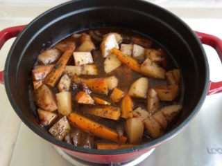 35、#食二星座#红酒烩牛肉Beef Bourguignon,完美 如果觉得淡可以加点盐 然后收汁即可