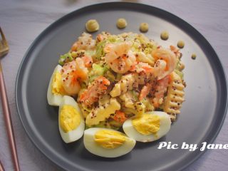 18、藜麦蔬果虾仁沙拉,成品