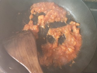 10、茄汁螺旋意面,番茄炒化。