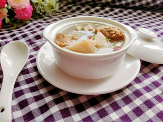 1、#感恩节食谱#   排骨藕汤,成品图来一张，诱惑一下。