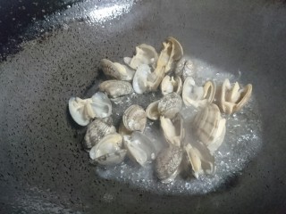 11、冬瓜蛤蜊汤,先滚过花甲