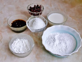 1、红豆糯米糍,准备食材并称重。