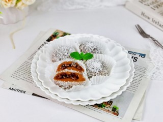 17、红豆糯米糍,简单易学，零失败，切开啦！养生佳品。