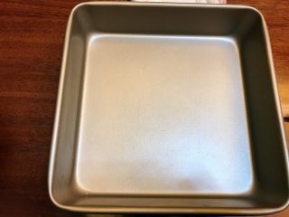 11、小暑食谱《红李牛奶冰淇淋》【冷饮】,准备好一个容器，我用20*20的蛋糕模具，你随意啊！