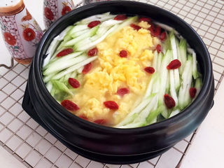 17、丝瓜蛋汤,丝瓜蛋汤清淡适宜，做早餐或宵夜都可以~