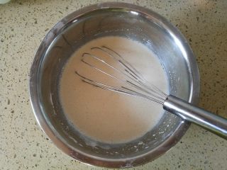 4、花样紫薯冰皮月饼,再搅匀至无干粉,上锅蒸约20分钟。蒸的同时我也将南瓜和紫薯上锅蒸了,没有拍照。