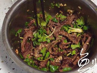20、冬至美食 手撕牛心,搅拌均匀