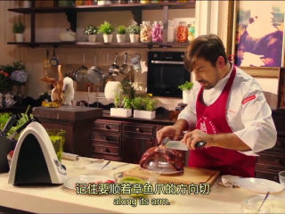 12、章鱼料理,沿着章鱼爪的方向切章鱼