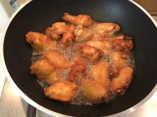 21、韩式炸鸡,再回锅里，炸个5分钟到全熟