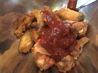 25、韩式炸鸡,韩式拌酱加进去