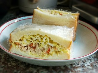 13、金枪鱼沙拉,做成厚厚的三明治也是棒棒哒！