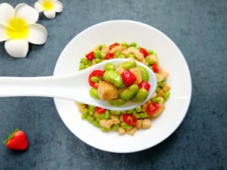 18、冬至美食  毛豆炒鸡丁,来一勺，满满的幸福感！