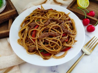 16、黑胡椒意大利面,装盘