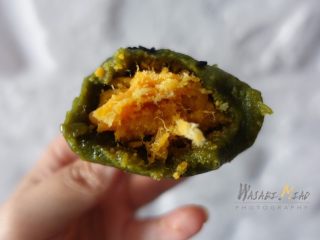 14、蛋黄肉松青团（麦青粉版）,剖面图来一个～～嗯，好吃????！