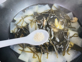 13、海带冬瓜汤,鸡精调味