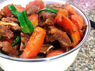 27、红烧羊排,这道红烧羊排，做法容易，羊排鲜美滋补，胡萝卜软而入味，美味又养身，喜欢的小伙伴们一起来试试吧????