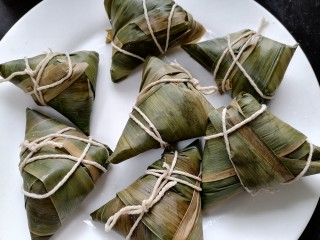 12、红豆粽子,全部包好