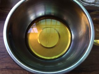 5、广式蛋黄月饼,转化糖浆