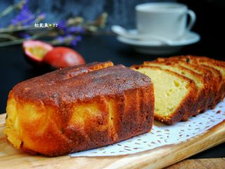 13、百香果磅蛋糕,成品。