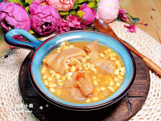 16、黄豆猪蹄汤,冬秋季进补佳品,喝起来吧。