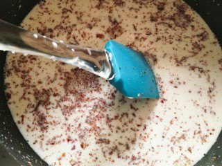 11、玫瑰牛奶椰丝小方,搅拌均匀