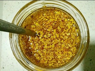 11、桂花黑芝麻汤圆（纯手工无油低糖版）,制成桂花蜂蜜。